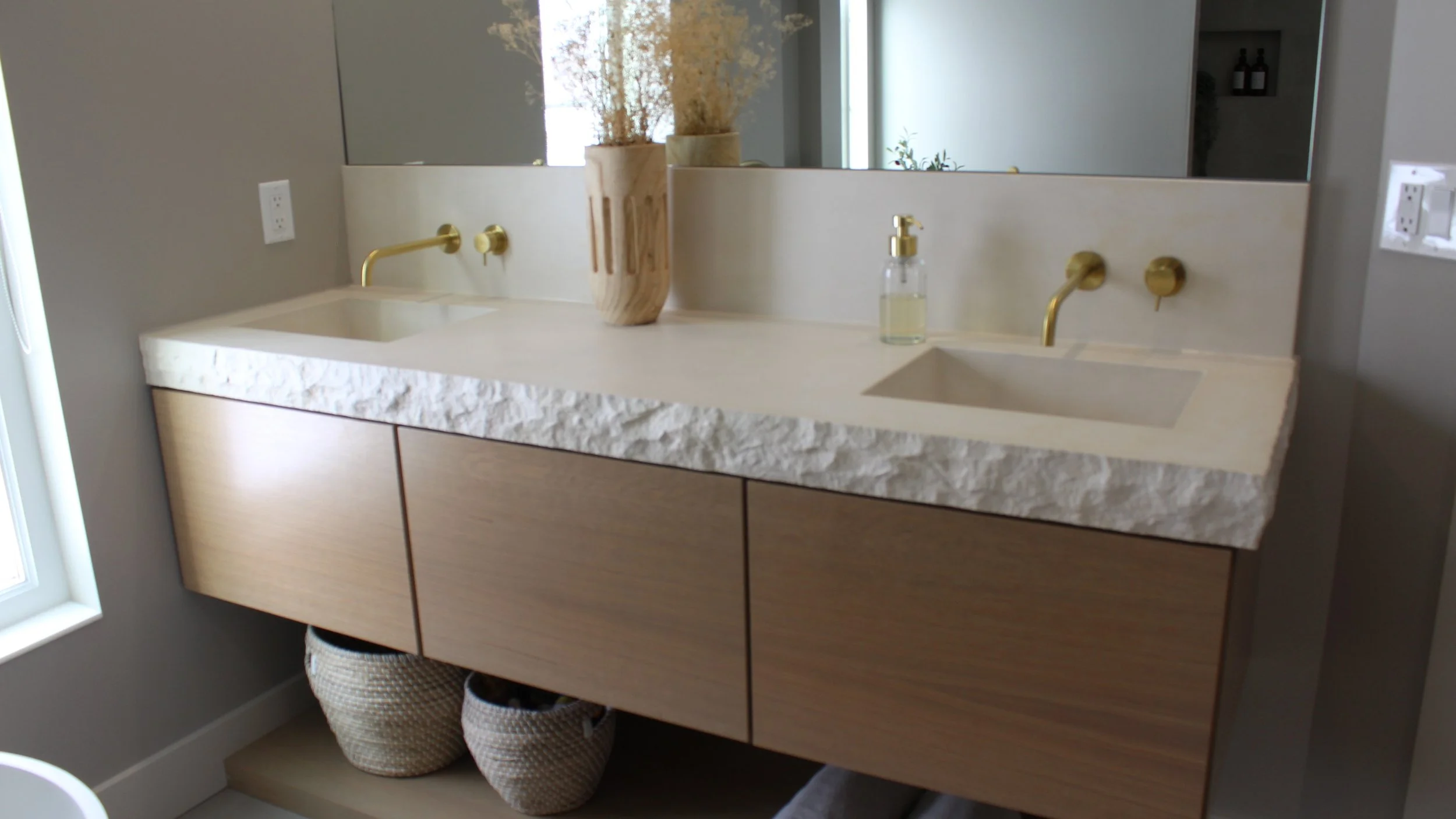 Concrete bathroom countertop